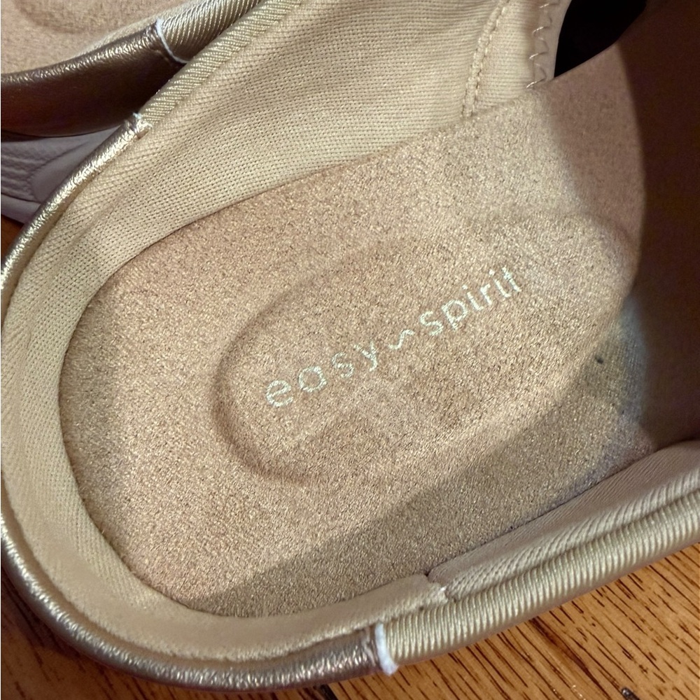 Easy Spirit Tan and Gold Sandals - Picture 4 of 7